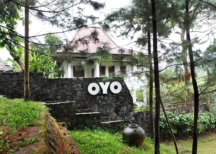 Oyo 156 Wirasamala Villa Puncak
